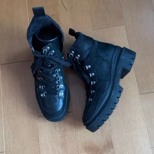 Vionic boots